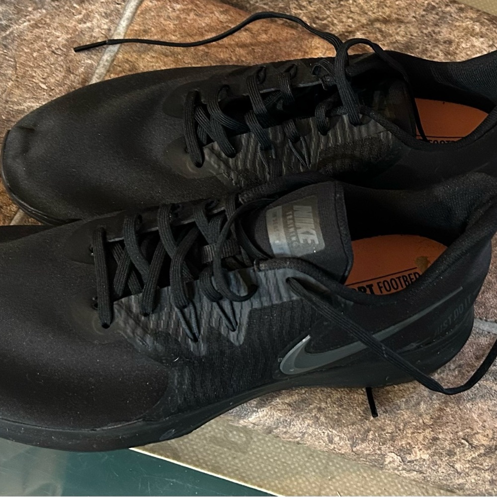 Nike Men's Black Athletic Shoes